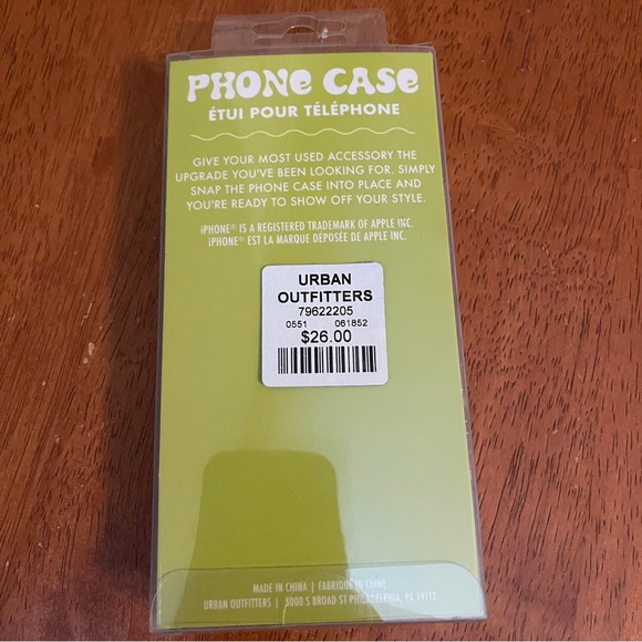 Urban Outfitters Phone Case IPhone 12/ 12 pro - Picture 2 of 2